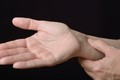 6 dấu hiệu trên bàn tay dự báo cuộc đời vất vả, khó tụ tài