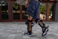 Video: Đi lại nhanh hơn và đỡ tốn sức nhờ giày robot