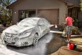 Tự rửa xe ô tô tại nhà, đừng làm các điều này 