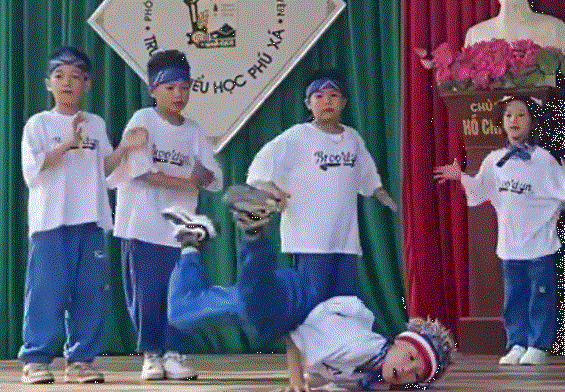 Màn nhảy hiphop cực đỉnh của nhóm học sinh tiểu học ở Thái Nguyên