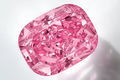 Viên kim cương hồng siêu hiếm dự kiến mang về 35 triệu USD