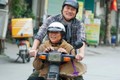 Hoàng Hải chở NSƯT Thanh Quý trên xe máy cà tàng 