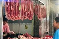 Nghịch lý giá lợn hơi giảm sâu nhưng ra chợ mua thịt đắt gấp 3 