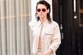 Kristen Stewart gây chú ý với mốt diện nội y xuống phố