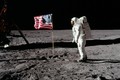 Tại sao cuộc đổ bộ lên Mặt trăng của Apollo bị nghi ngờ?