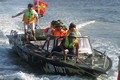 Hải quân Việt Nam cùng "taxi trên biển" khẳng định chủ quyền ở Trường Sa