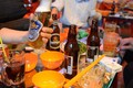 Dân Việt ngày càng chơi sang: Chê bia cỏ, nhậu bia cao cấp