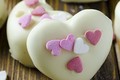 Tự làm bánh bức tranh tình yêu bằng socola cho Valentine