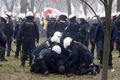 Nông dân đụng độ cảnh sát ở Ba Lan, nhiều người bị thương