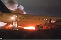 Máy bay chở khách bốc cháy sau khi lao khỏi đường băng 