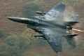 Mỹ được phép dùng... tiêm kích F-15 để giải tán biểu tình