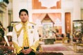 Ngắm gu thời trang nam tính của Hoàng tử Brunei vừa đăng tuyển vợ