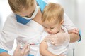 Bé gái tử vong sau tiêm vắc xin: Lưu ý trước và sau khi tiêm chủng