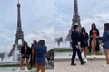 Hai người đẹp chụp ảnh bikini trước tháp Eiffel bị cảnh sát “sờ gáy”