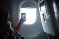 Nữ hành khách bị bắt khẩn cấp vì chụp ảnh trên máy bay