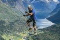 Rùng mình hành trình leo thang dây lên núi Na Uy ngắm cảnh 