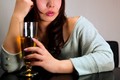 Đỏ mặt khi uống rượu, xác suất mắc 2 loại ung thư tăng mạnh