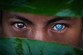 Kỳ lạ bộ tộc ở Indonesia có đôi mắt đổi màu hiếm gặp 