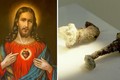 Tận mục 2 chiếc đinh nghi dùng đóng Chúa Jesus lên thánh giá