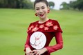 MC Golf số 1 Việt Nam mặc áo dài rạng rỡ đón năm mới