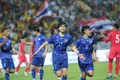 Thắng 5 sao Singapore, U23 Thái Lan trở lại với cuộc đua bán kết 