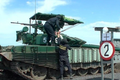 'Mái che' trên T-72B3 Nga vô tác dụng trước tên lửa Javelin Ukraine