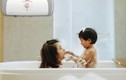 Những cách giúp xóa tan nỗi "sợ tắm" của trẻ
