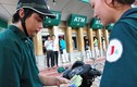 Phí ATM: Thu sai phải trả lại
