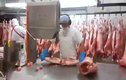 Xem công đoạn xẻ thịt lợn quá nhanh quá nguy hiểm
