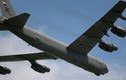 Máy bay B-52 Mỹ nghi rơi cửa sổ khi tập trận thị uy trước Nga
