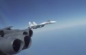 Cận cảnh Su-27 Nga "tạt đầu" B-52 trên Biển Đen khiến Mỹ tức giận