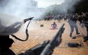 Loạt ảnh mới sinh viên biểu tình dữ dội ở Nam Phi vì học phí
