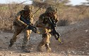 Ảnh: Lính Anh khổ luyện giữa nắng nóng 40 độ ở Kenya