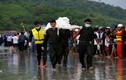 Hình ảnh tìm kiếm nạn nhân vụ rơi máy bay ở Myanmar