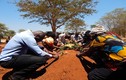 Phát hoảng 12 tục lệ mai táng “dị” nhất Châu Phi 
