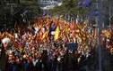 Biển người tuần hành phản đối Catalonia đơn phương tuyên bố độc lập