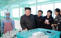 Ông Kim Jong-un đưa vợ đi thăm nhà máy mỹ phẩm