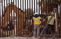 Mỹ khởi công xây hàng rào cao 9 mét ở biên giới Mỹ-Mexico