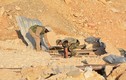 Cận cảnh QĐ Syria “khai quật” kho vũ khí khủng ở Đông Qalamoun