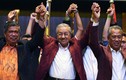 Cựu thủ tướng 92 tuổi bất ngờ chiến thắng trong tổng tuyển cử Malaysia