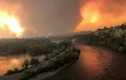 Cảnh cháy rừng ngùn ngụt ở California, 10 nghìn người sơ tán