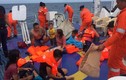 Lật phà chở 60 người ở Philippines