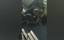 Cảnh sát dùng tay kẹp cổ người da màu ở Mỹ