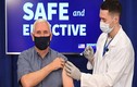 Phó Tổng thống Mỹ Mike Pence tiêm vắc xin ngừa COVID-19