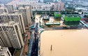 Toàn cảnh trận mưa lũ kinh hoàng ở Trung Quốc, hàng chục người chết