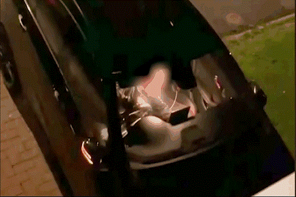 Video: Cô gái dùng “chiêu độc” nhốt luôn tên trộm trong ô tô