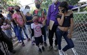 Người Venezuela kéo sang Colombia để tiêm vaccine Covid-19 miễn phí