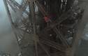 3 thanh niên Nga quyết đấu thần chết trên đỉnh tháp Eiffel
