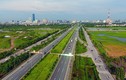 Ảnh: Cỏ dại um tùm suốt 24km Đại lộ Thăng Long tốn 53 tỷ cắt tỉa