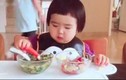 Ngạc nhiên với khả năng ăn uống "khủng" của bé 2 tuổi